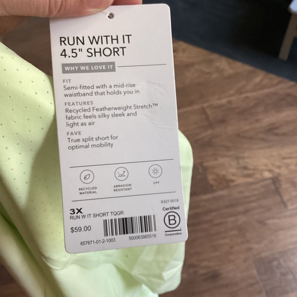 NWT Athleta Plus Sized Run with it shorts. 3X - Picture 5 of 6